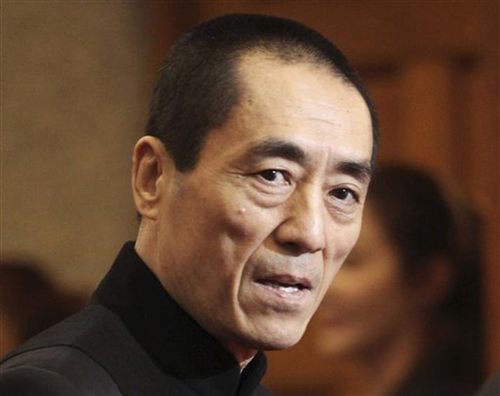 Zhang Yimou er ekki aðeins öflugur á sviði kvikmyndagerðar heldur einnig hvað snýr að barneignum; of öflugur.