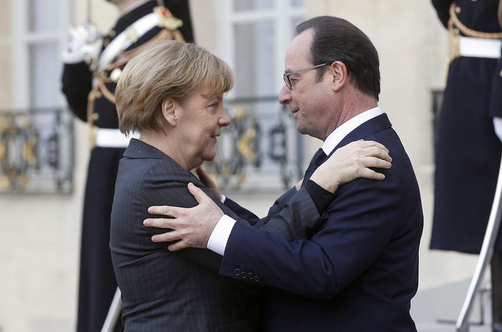 Angela Merkel lofaði Hollande stuðningi þegar þau hittust síðast.