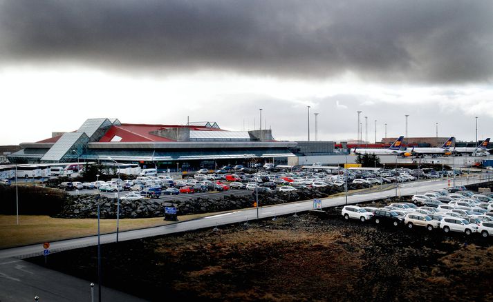 Ekki þurfti að rýma flugstöðvarbygginguna vegna eldsins