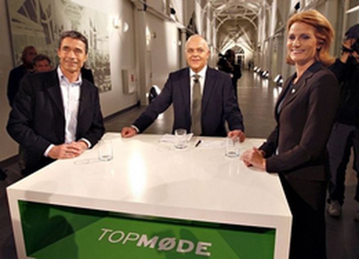 Kappræður Anders Fogh Rasmussen forsætisráðherra og Helle Thorning-Schmidt, forsætisráðherraefni vinstriflokkanna, í sjónvarpssal TV2 í síðustu viku. Á milli þeirra stendur stjórnandinn, Jes Dorph.