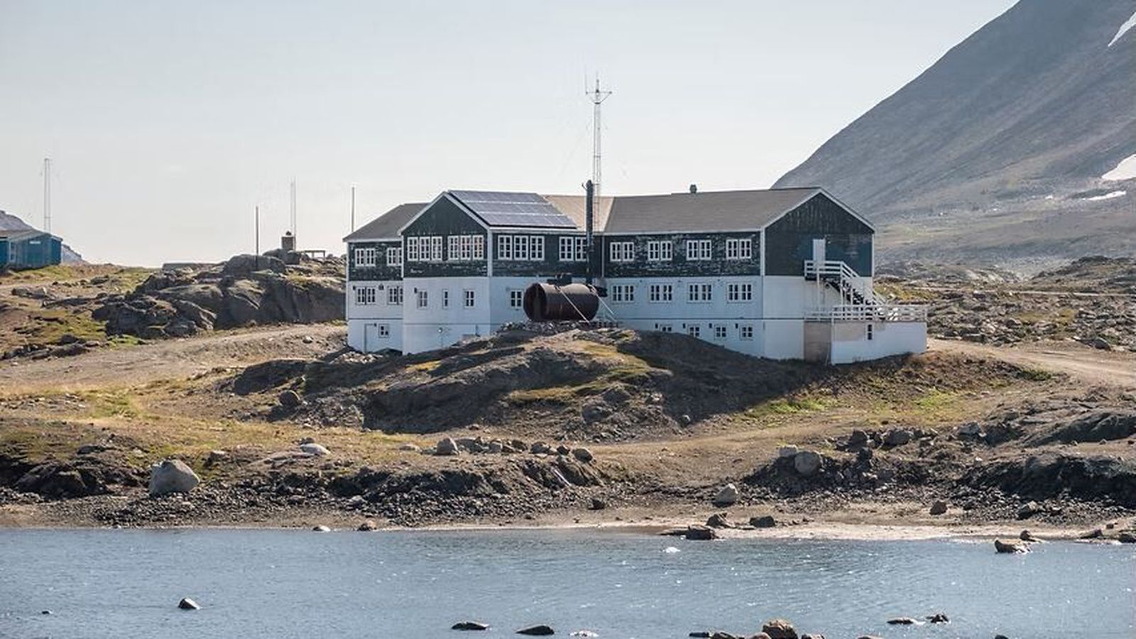 Lokar Hótel Kulusuk eftir að flug hætti frá Ís­landi