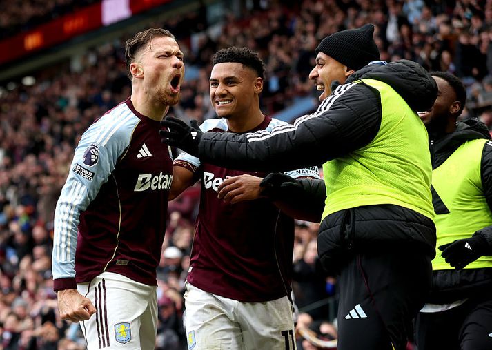 Matty Cash var glaður eftir að hafa komið Villa yfir í fyrri hálfleiknum.