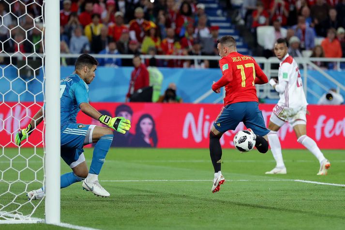 Aspas skoraði með glæsilegum töktum og tryggði Spánverjum stig