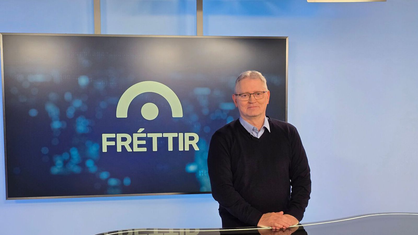 Ár­sæll hættur sem skóla­meistari