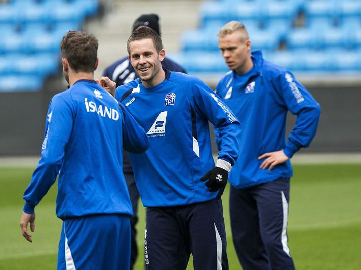 Gylfi Þór og félagar æfðu á Ullevaal-leikvanginum í gær þar sem leikurinn fer fram í kvöld. Strákarnir voru hinir hressustu og horfa afar einbeittir á verkefnið fram undan.