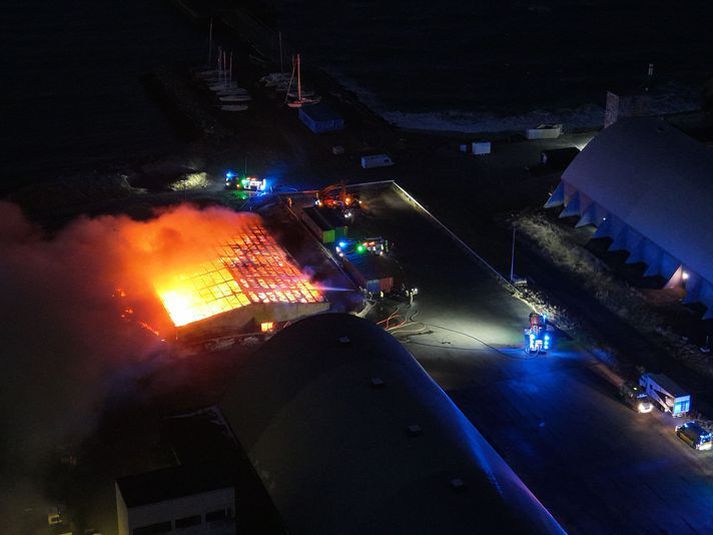 Allt tiltækt slökkvilið var kallað út.