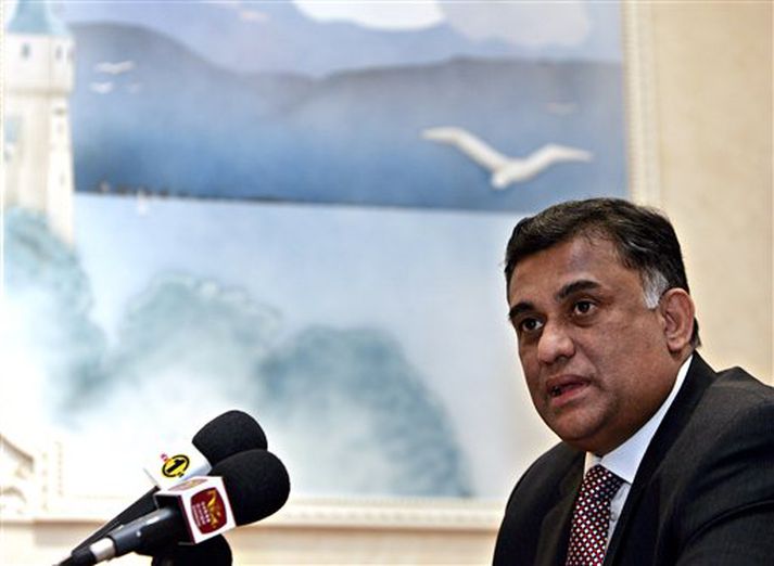 Rohitha Bogollagama, ráðherra, ræðir við fjölmiðla fyrir upphaf friðarviðræðna stjórnvalda á Sri Lanka og uppreisnarmanna Tamíl tígra sem hefjast í Genf í Sviss í dag.