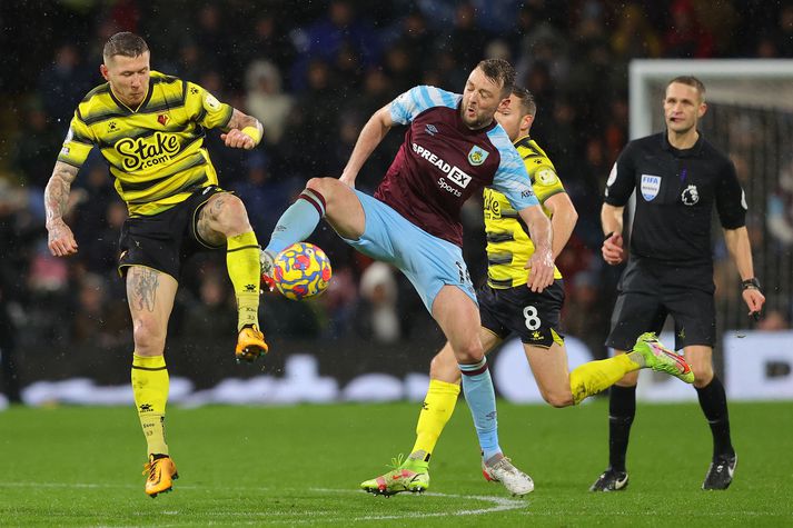 Burnley og Watford skiptu stigunum á milli sín í fallbaráttuslag ensku úrvalsdeildarinnar.