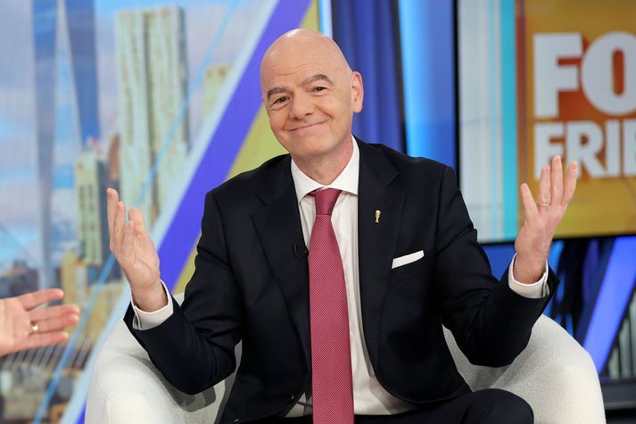 Gianni Infantino, forseti knattspyrnusambandsins, er ánægður með drykkjarhléin á HM og telur að þau hjálpi við að gera fótboltann betri.