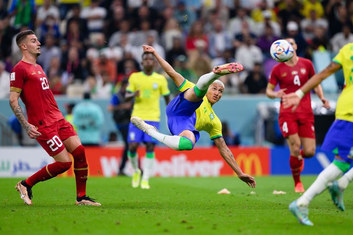 Richarlison skoraði bæði mörk Brasilíu í kvöld og það síðara var afar glæsilegt.