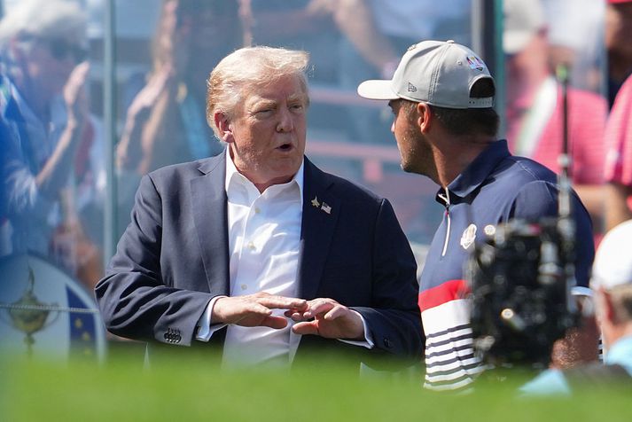 Donald Trump fór yfir málin með Bryson DeChambeau á föstudaginn, þegar hann mætti á Ryder-bikarinn.