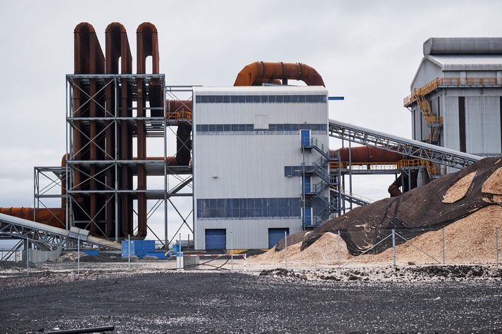 Kísilverið í Helguvík sem er í dag í eigu Arion banka. Engin starfsemi er í verksmiðjunni í dag en níu starfsmenn vinna hjá Stakksbergi til að fyrirbyggja rýrnun verðmæta. 