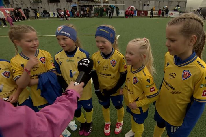 Hressar stelpur úr liði KA sem spiluðu á heimavelli á N1 mótinu.