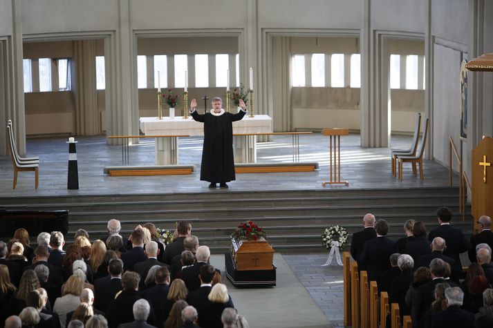 Jóhann var jarðsunginn frá Hallgrímskirkju í dag.