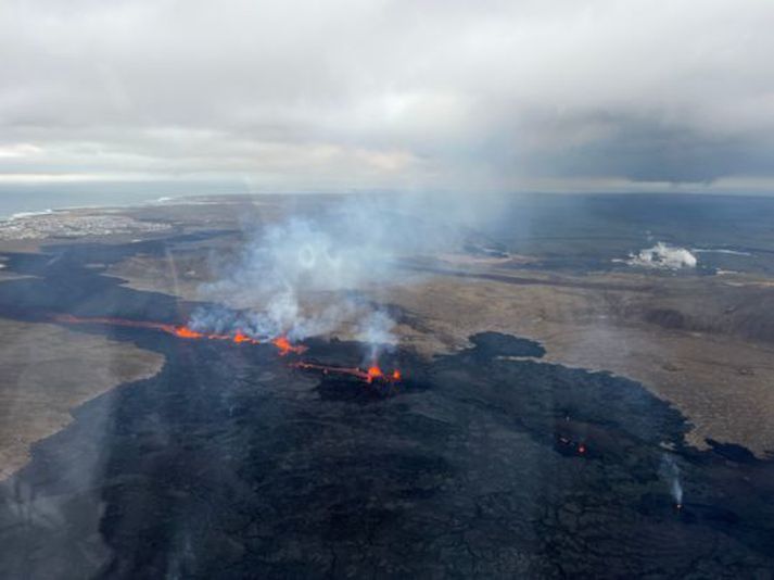 Mynd sem sérfræðingur Náttúrufræðistofnunar tók í eftirlitsflugi í gær. Flatarmál hraunbreiðunnar er orðið 6,14 km2 og rúmmál 31,3 milljón m3.