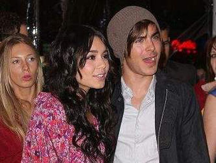 Bíða með giftingu Stjörnurnar Zac Efron og Vanessa Hudgens eru ekki á leið í hjónaband á næstunni.
fréttablaðið/getty