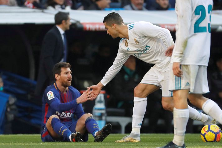 Lionel Messi og Cristiano Ronaldo hafa verið bornir saman undanfarin tuttugu ár eða svo en nú styttist í annan endann á ferlum þessara einstöku leikmanna.