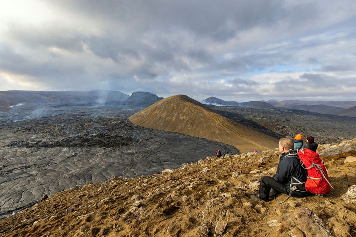 Frá gosstöðvunum á Reykjanesi. Fólkið á myndinni tengist efni fréttarinnar ekki.