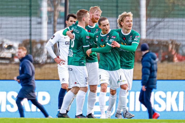 Thomas Mikkelsen [fyrir miðju] skoraði þrjú og lagði upp eitt í 4-0 sigri Breiðabliks.