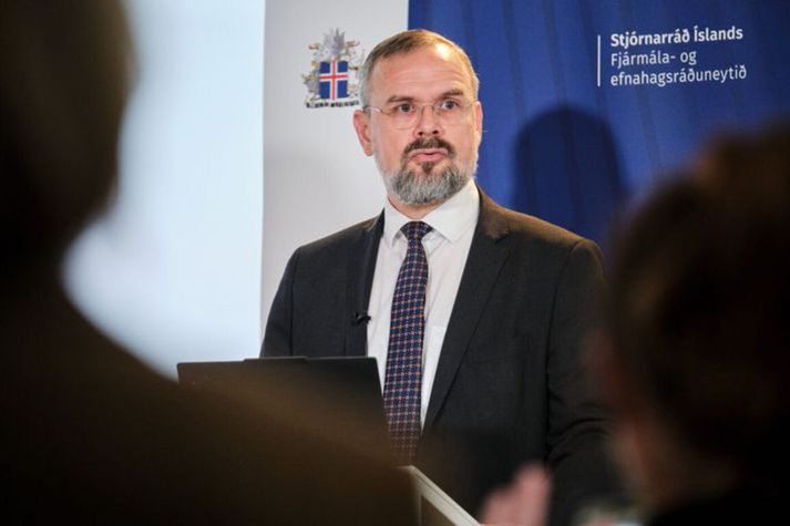Verð­bólga hækkar í 5,4%: Fjár­mála­ráð­herra segir þróunina von­brigði en sér já­kvæð merki