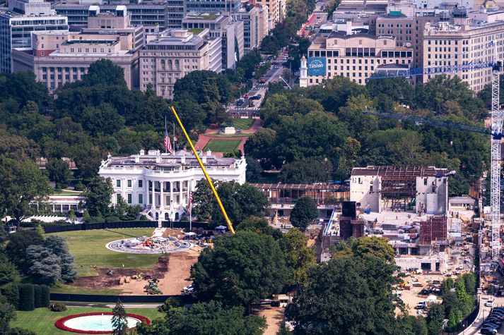 Trump lét rífa austurálmuna án alls samráðs.