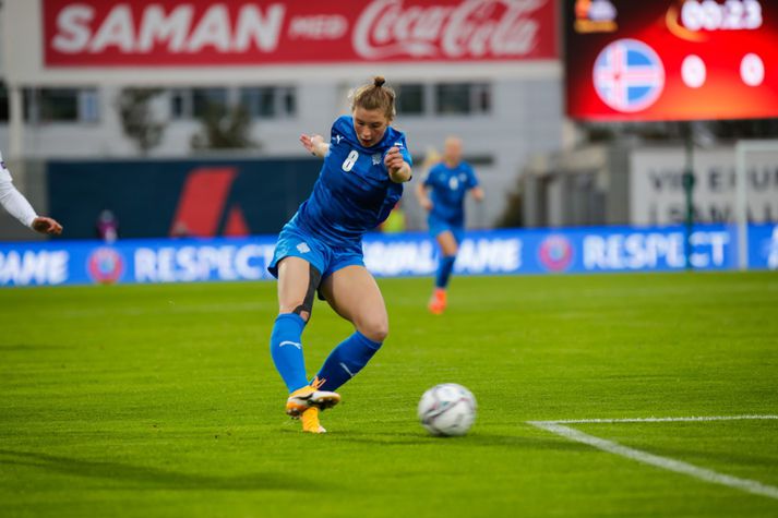 Karólína Lea Vilhjálmsdóttir stóð sig frábærlega í sínum fyrsta mótsleik fyrir A-landsliðið í kvöld.