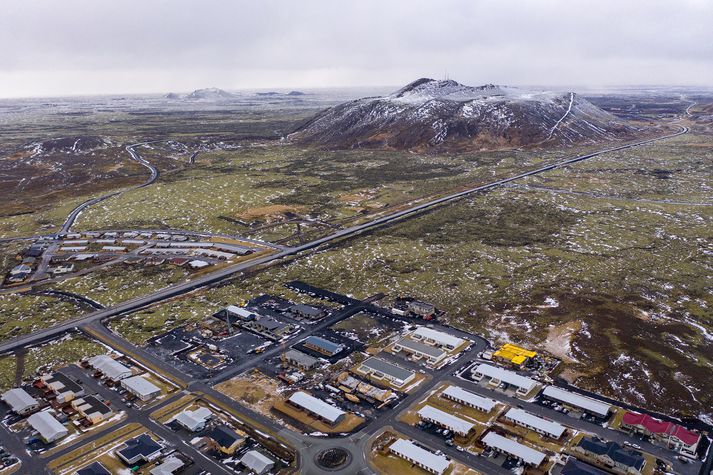 Horft yfir Þorbjörn og Grindavík.