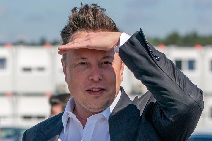 Elon Musk stendur í ströngu þessa dagana.