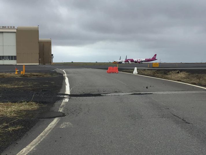 WOW air Airbus-vélin umtalaða á Keflavíkurflugvelli í dag.