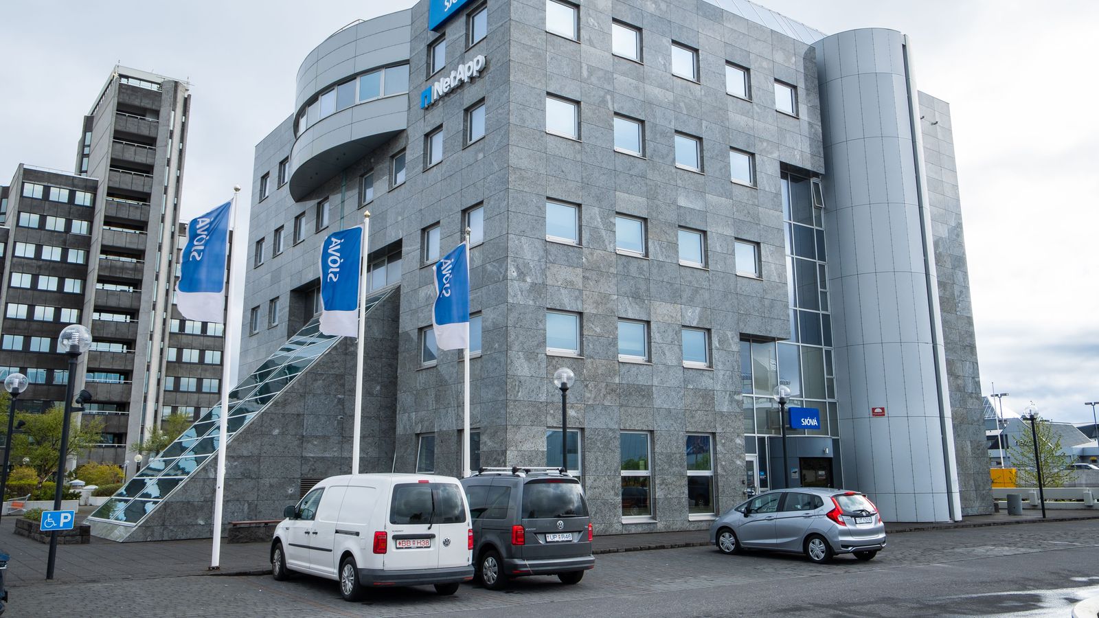 „Al­gjört hrun á grænum orku­markaði“ og færir niður virði bréfa í CRI um helming