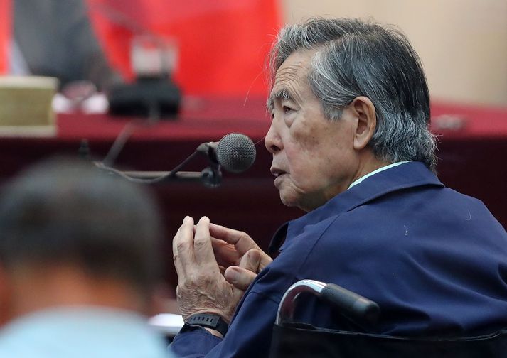 Fujimori var forseti Perú frá 1990 til 2000. Hann var frameldur frá Japan árið 2007 og var síðar dæmdur fyrir mannréttindabrot og spillingu.