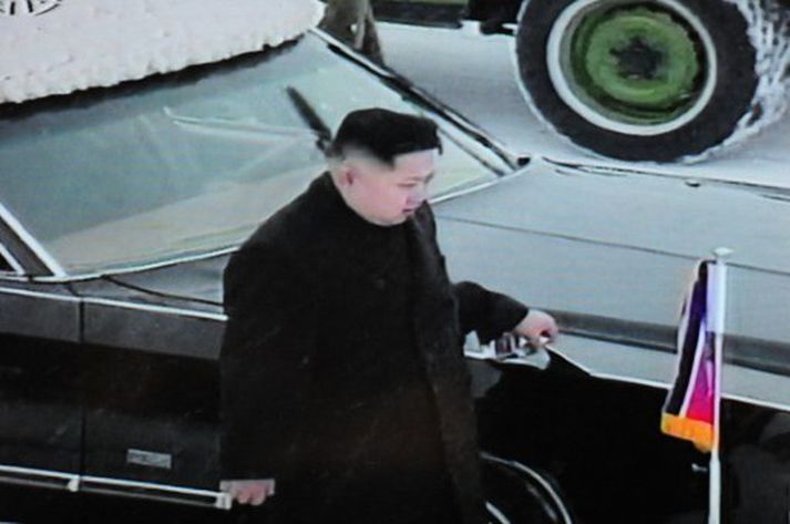 Kim Jong-un heiðrar minningu föður síns.