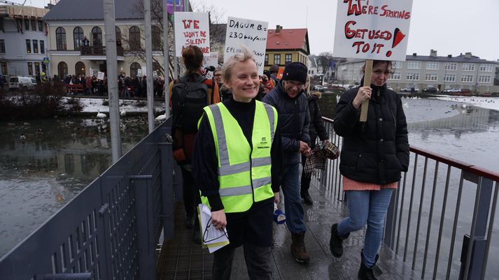 Sólveig Anna Jónsdóttir, formaður Eflingar, leiddi kröfugöngu frá Iðnó og yfir í ráðhúsið á þriðjudaginn.