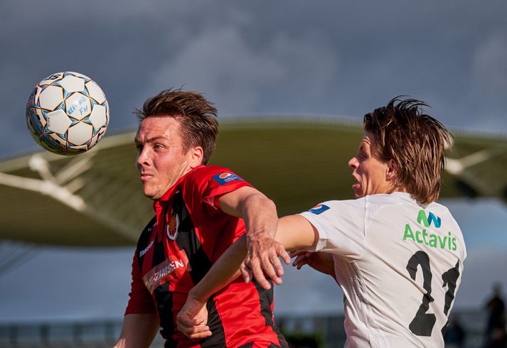 Böðvar Böðvarsson sækir að Arnþóri Inga Kristinssyni.