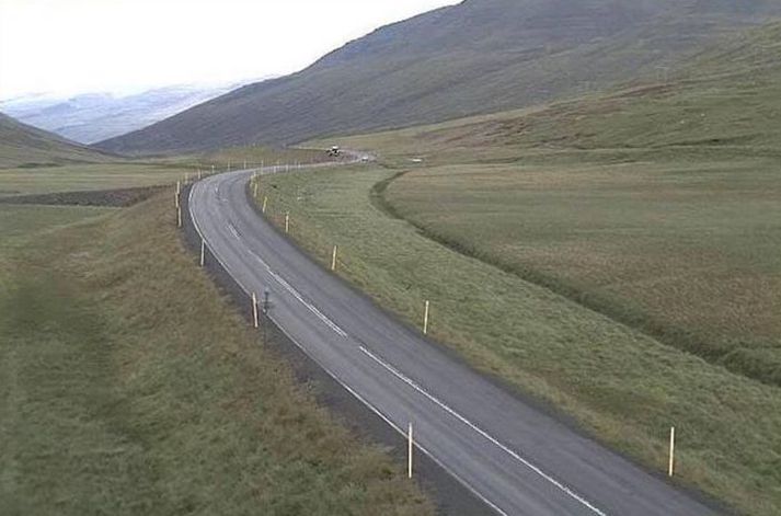 Umferðarslys varð við Grjótá á Öxnadalsheiði í morgun.