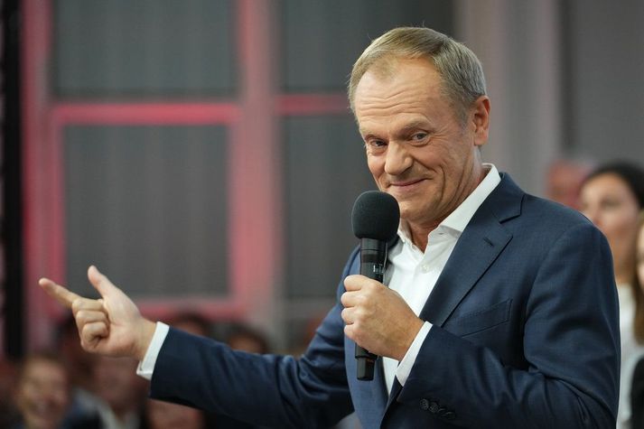 Hinn 66 ára Donald Tusk var forsætisráðherra Póllands á árunum 2007 til 2014 og var forseti leiðtogaráðs Evrópusambandsins á árunum 2014 til 2019.