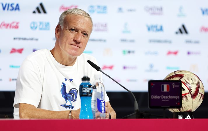 Didier Deschamps kvað niður sögusagnir þess efnis að Karim Benzema yrði í leikmannahópi Frakklands á morgun á blaðamannafundinum í dag. 