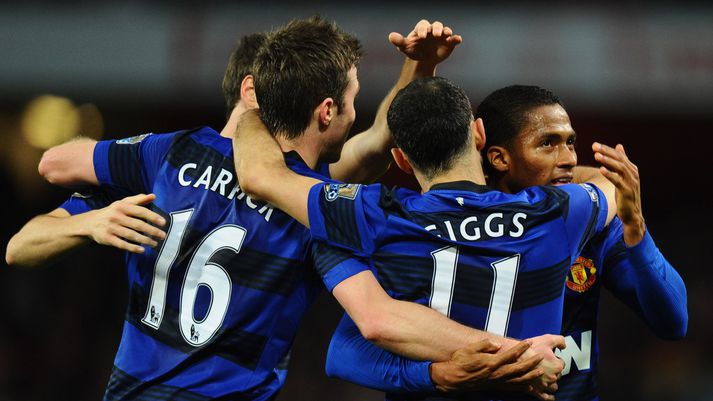 Leikmenn Man Utd fagna hér marki sem þeir skoruðu gegn Arsenal í gær.