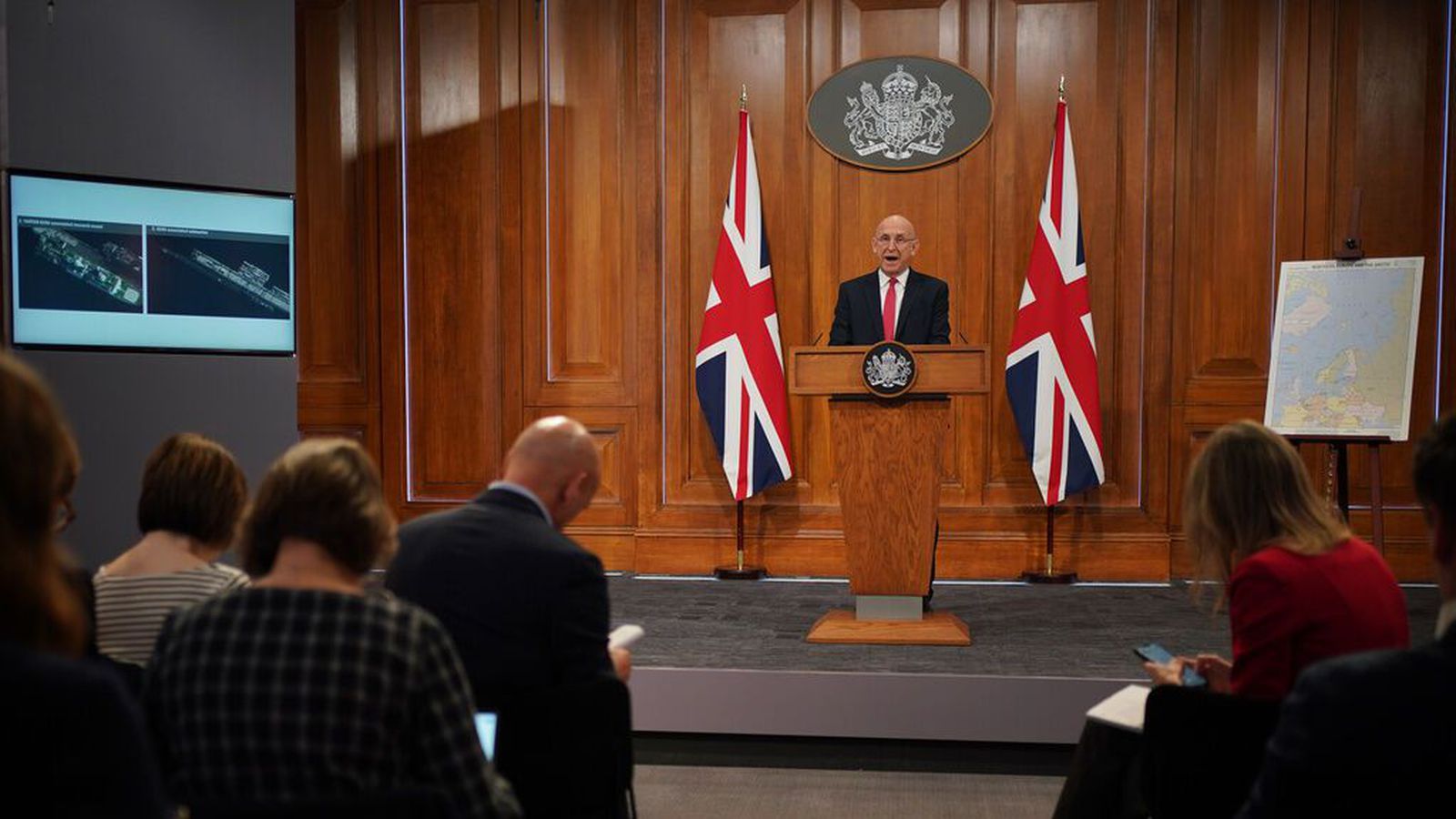 Fylgdust með rúss­neskum kaf­bátum við sæ­streng í Norður­sjó