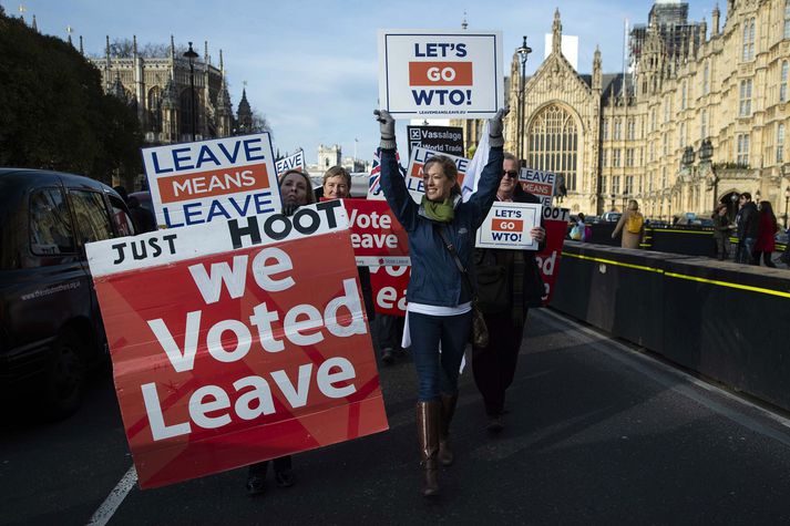 Brexit-harðlínumenn vilja ekki að May forsætisráðherra útiloki að ganga úr ESB án samnings.