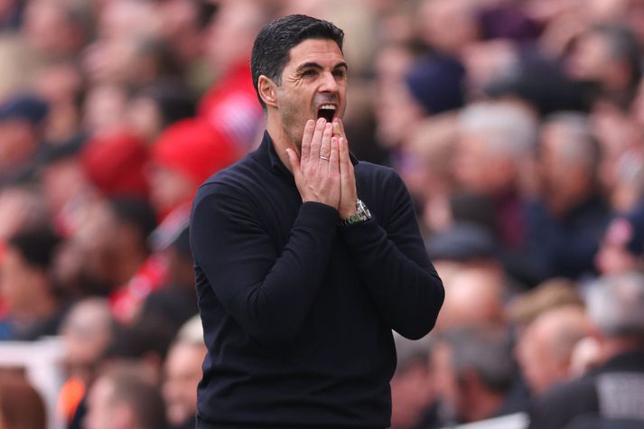 Mikel Arteta, knattspyrnustjóri Arsenal, hefur horft upp á liðið sitt missa frá sér gott forskot og nú er City bara þremur stigum á eftir og á leik inni.