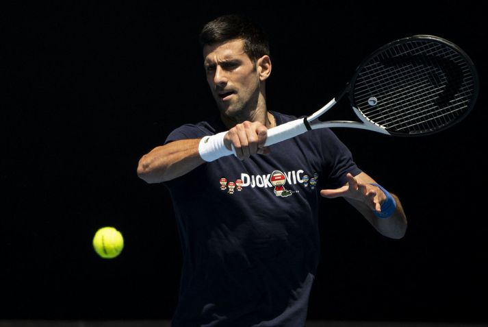 Novak Djokovic á æfingu í Ástralíu þar sem hann er nú að undirbúa sig undir Opna ástralska meistaramótið.