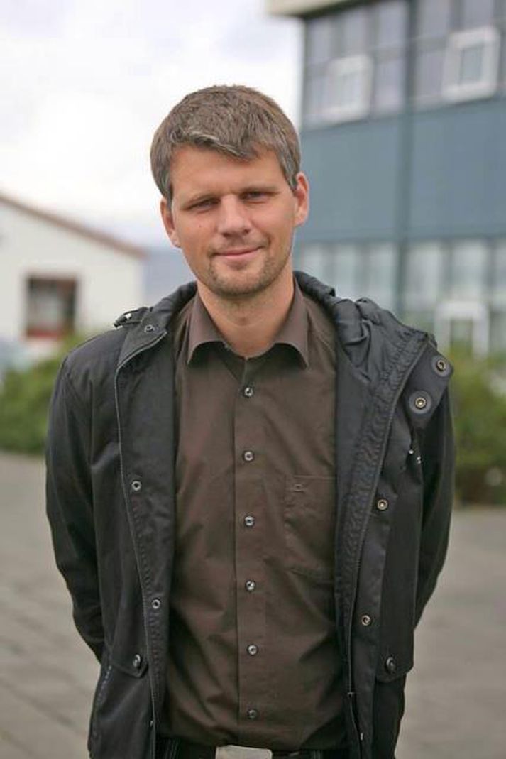 Grímur er sá þriðji sem sækist eftir fyrsta sæti á lista Vinstri Grænna.