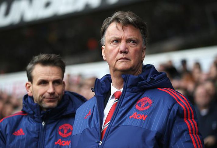 Van Gaal var brúnaþungur á hliðarlínunni.
