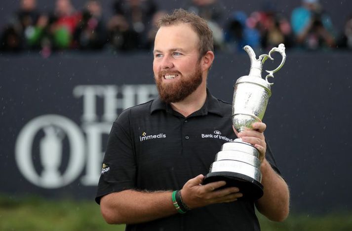 Shane Lowry vann opna breska meistaramótið í fyrra og verður nú ríkjandi meistari í tvö ár.