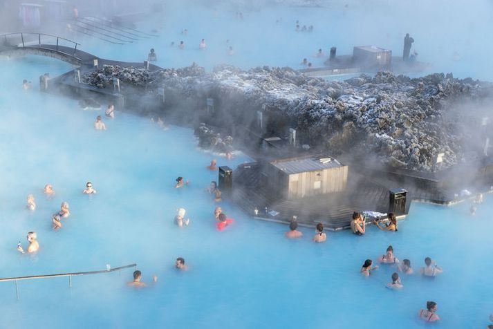 Starfsmenn fá borgað þrátt fyrir lokunina og gestir endurgreitt.