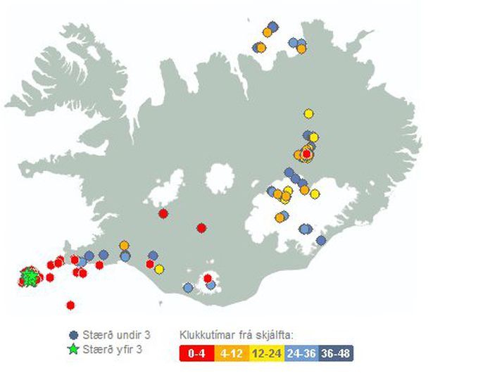 Á myndinni sjást jarðskjálftar á landinu síðustu 48 klst. Þá sést að jarðskjálftar sem voru stærri en 3,0 mældust suðvestur af Reykjanesi. Skjáskotið var tekið klukkan 14:10.