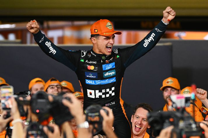 Lando Norris fagnar heimsmeistaratitli sínum á síðasta ári sem var hans fyrsti á ferlinum.