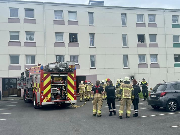 Nokkur viðbúnaður var á svæðinu þegar ljósmyndari kom á vettvang.