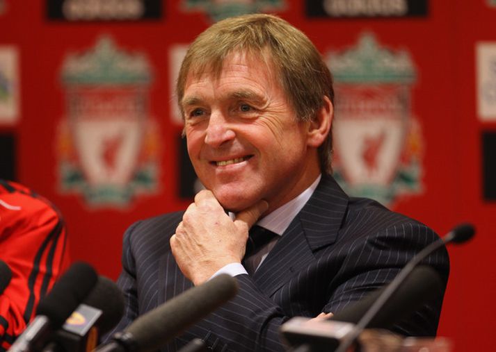 Kenny Dalglish knattspyrnustjóri Liverpool verður sextugur á föstudaginn og svo gæti farið að eigendur liðsins færi honum afmælisgjöf sem gæti glatt stuðningsmenn liðsins verulega.